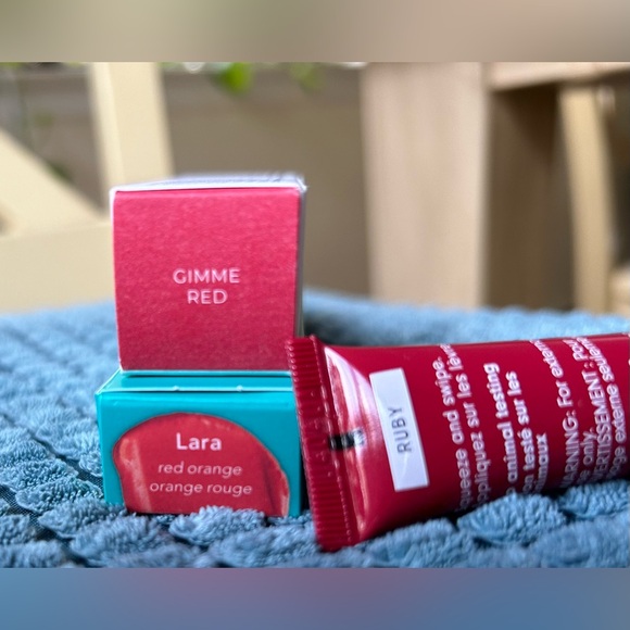 SALE ✨NIB trio of reds✨Versed/Wunder2/thrive causemetics✨ - Picture 2 of 6